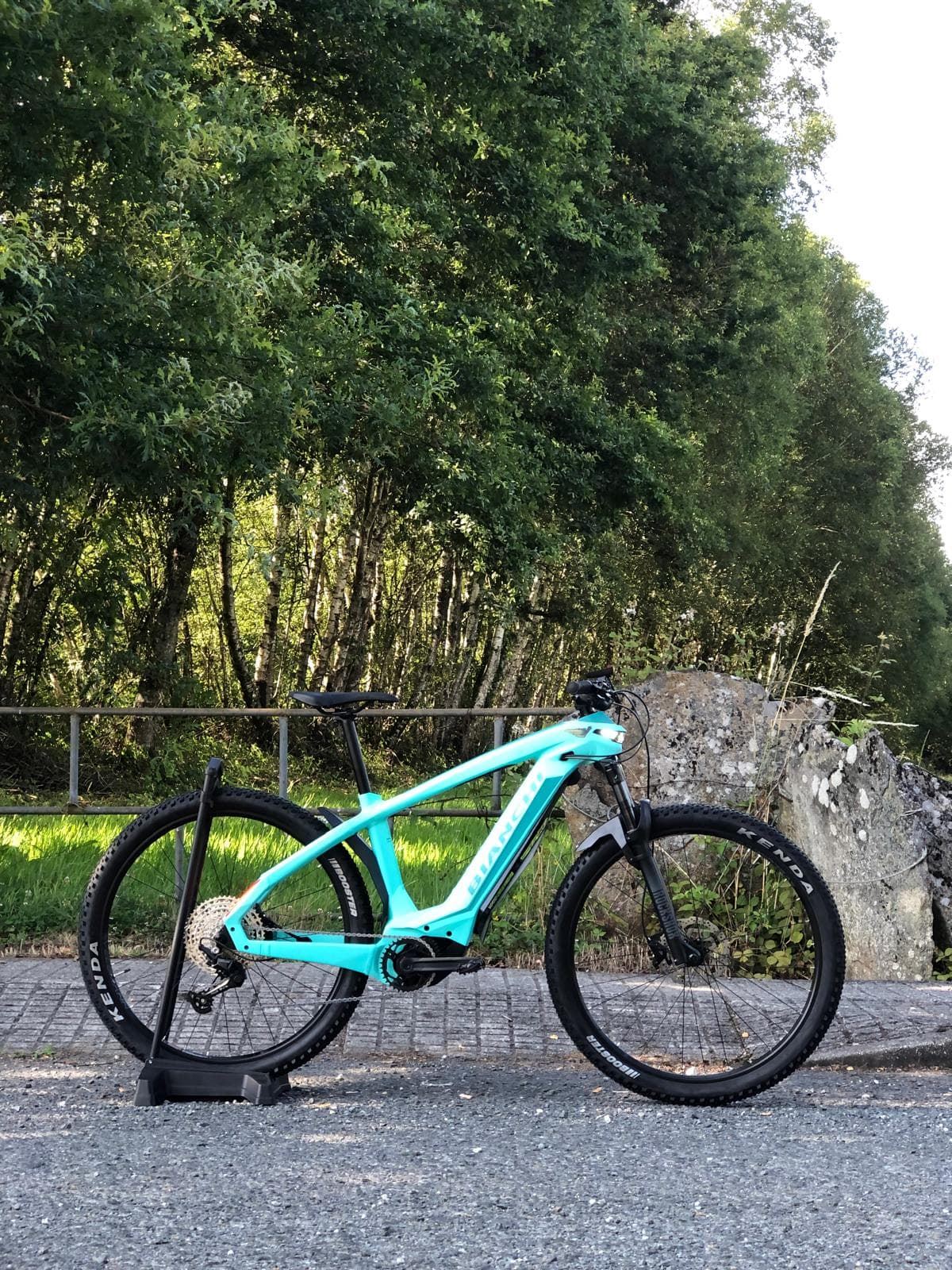 BIANCHI E-OMNIA X-TYPE BICICLETA ELECTRICA Dark Celeste Full Matt - Imagen 8