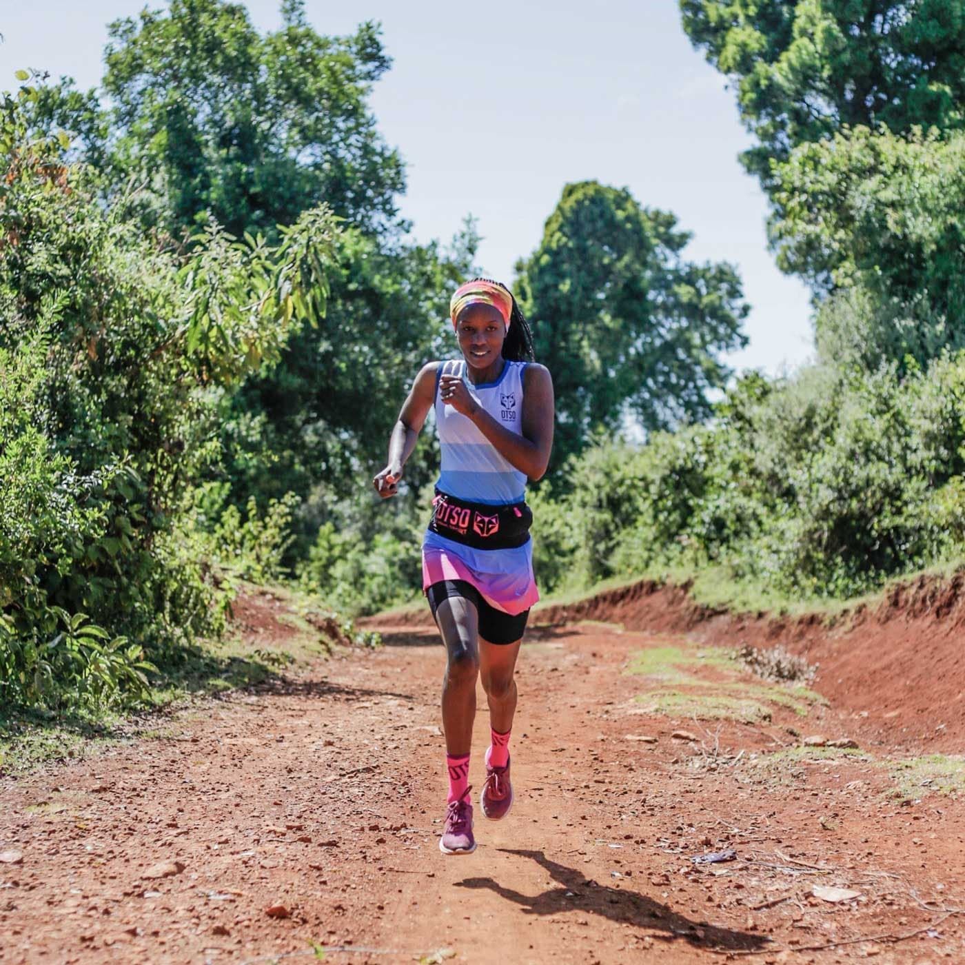 Falda Running OTSO Azul / Rosa Flúor. ÚLTIMAS UNIDADES!! TALLA M Y S - Imagen 3