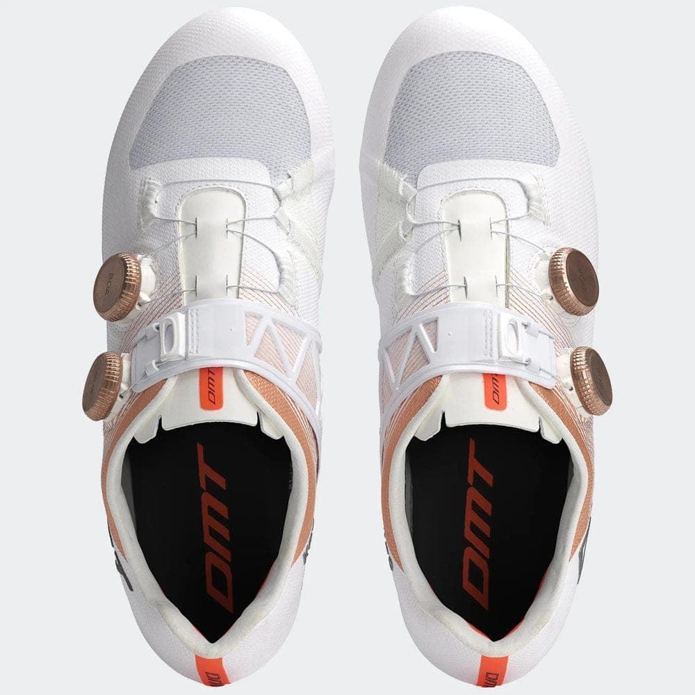 NUEVA ZAPATILLA DMT KR0 EVO BLANCO/BRONCE + CALCETINES DMT CLASSIC RACE DE REGALO - Imagen 2