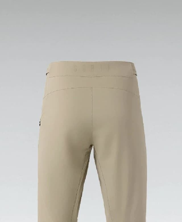 PANTALÓN CORTO HOMBRE GOBIK Commuter Abbey BEIGE - Imagen 2