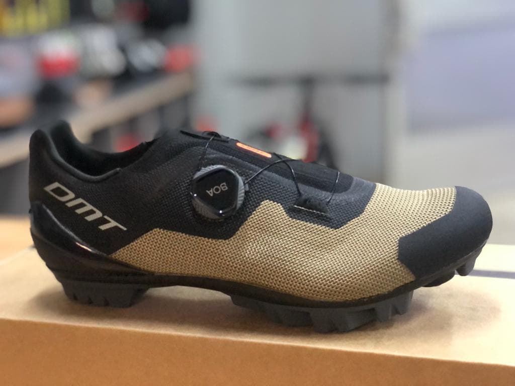 Zapatillas MTB/Gravel DMT KM4 bronce. ÚLTIMA UNIDAD!! TALLA 44 - Imagen 1